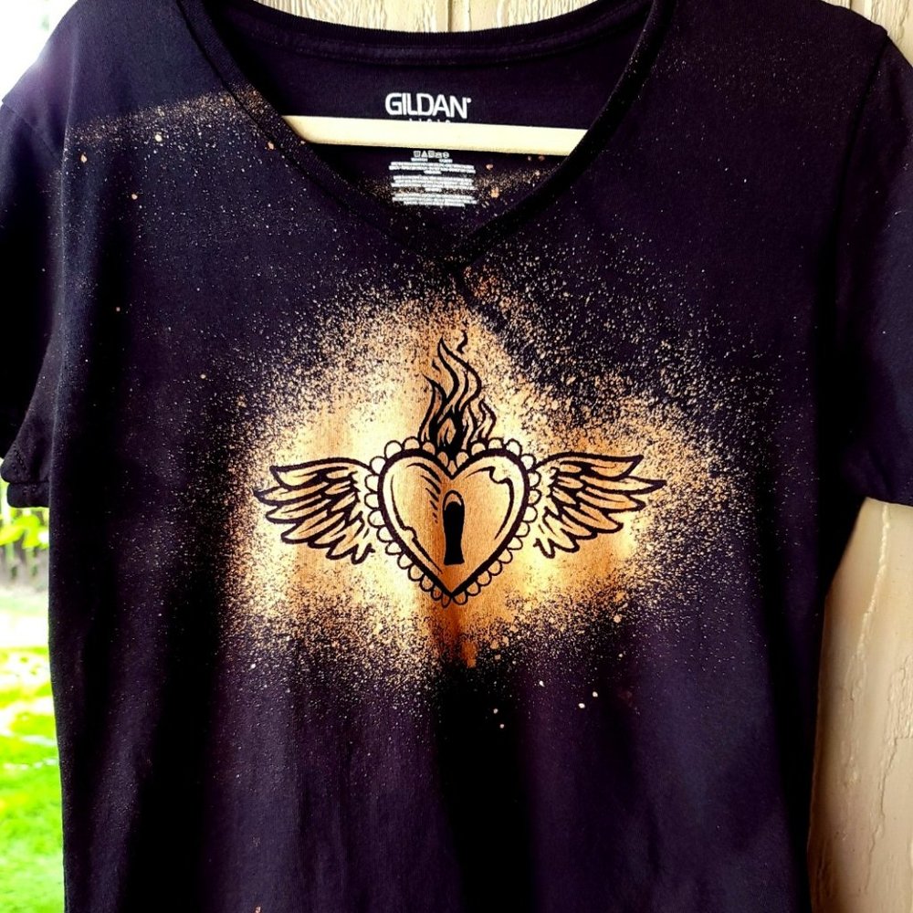 Tattoo Style Reverse Dye Shirt  Large V neck